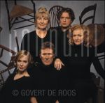 12-02-2002 Vogels at studio Amsterdam, 
by order of Stage-Entertainment

[keywords]Half Length, Smiling, Posed, Eyecontact, Chairs[/keywords]